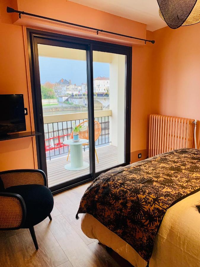 "Au Fil De La Charente" - Coeur De Saintes - Wifi Clim - Classe 4 Etoiles - 4 Pers Εξωτερικό φωτογραφία